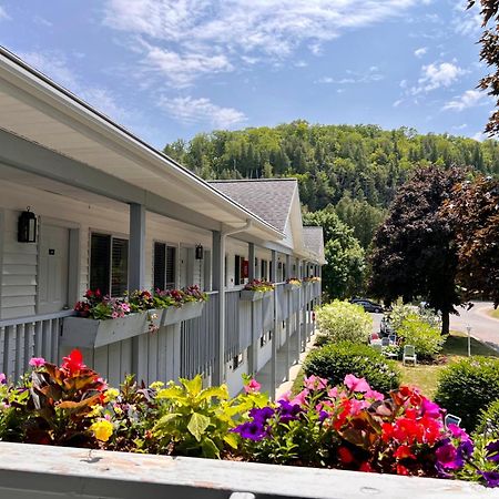 Main Street Motel Fish Creek Bagian luar foto