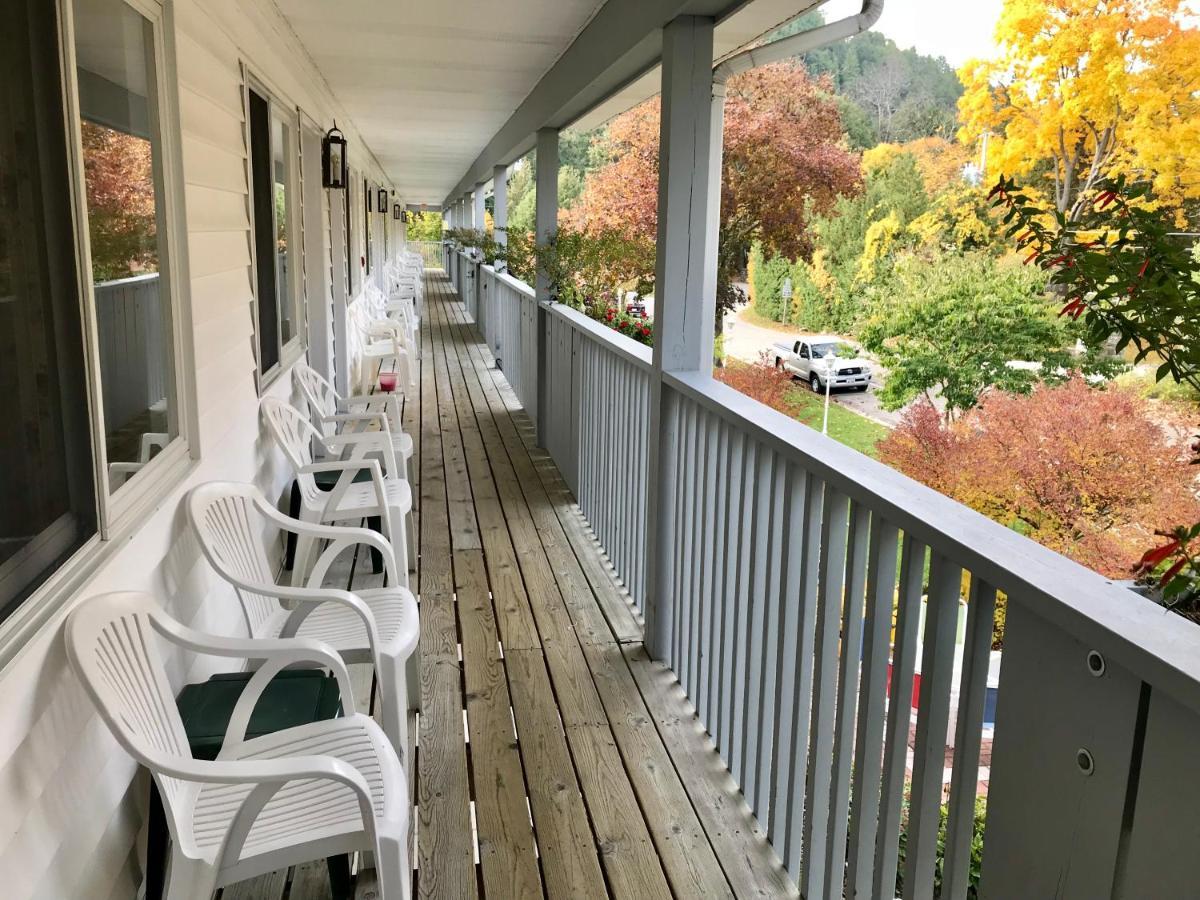Main Street Motel Fish Creek Bagian luar foto